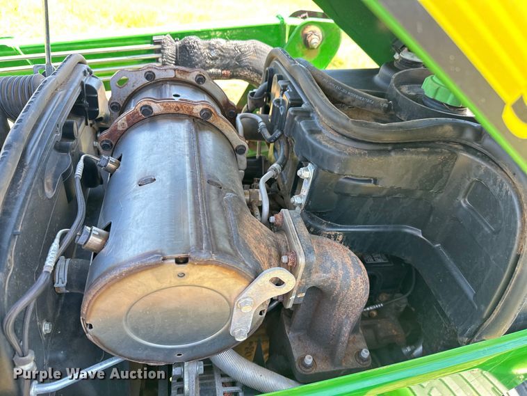 image for item EJ4390 2016 John Deere  3032E MFWD tractor