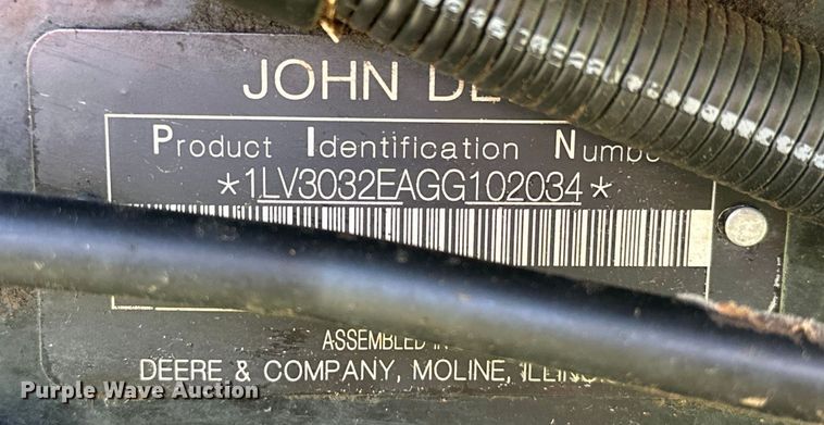 image for item EJ4390 2016 John Deere  3032E MFWD tractor