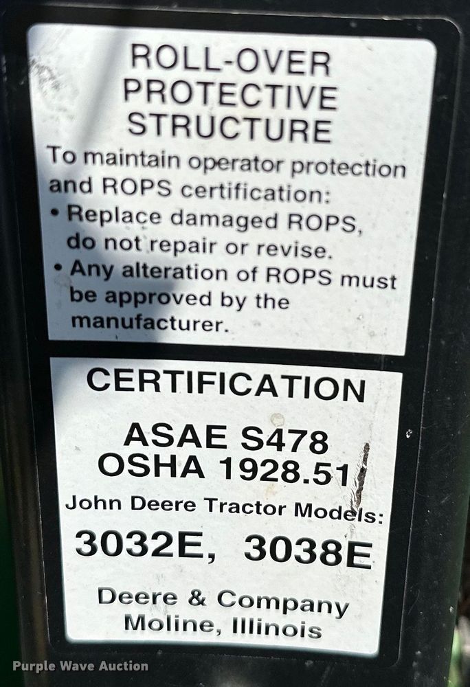 image for item EJ4390 2016 John Deere  3032E MFWD tractor