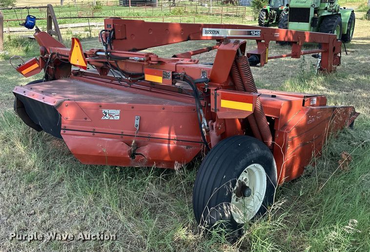 image for item EJ4399 Hesston 1345T swather / windrower