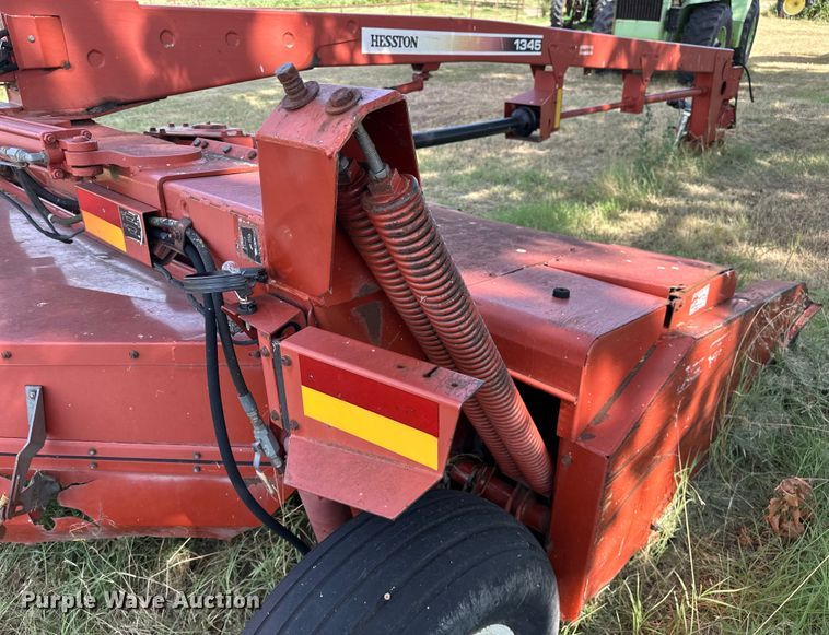 image for item EJ4399 Hesston 1345T swather / windrower