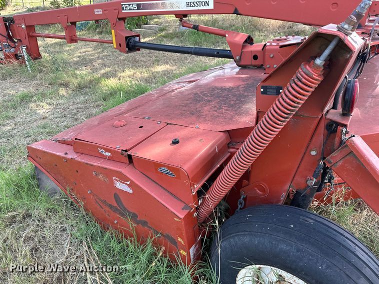image for item EJ4399 Hesston 1345T swather / windrower
