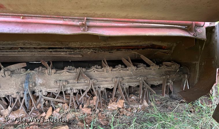 image for item EJ4399 Hesston 1345T swather / windrower