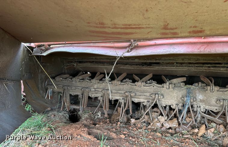 image for item EJ4399 Hesston 1345T swather / windrower