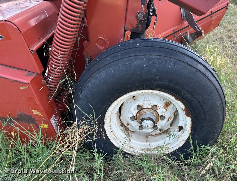 image for item EJ4399 Hesston 1345T swather / windrower