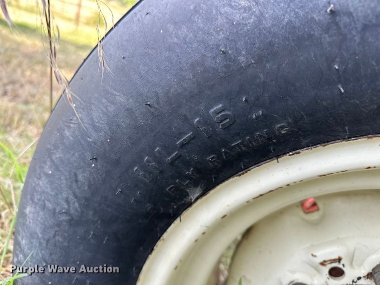 image for item EJ4399 Hesston 1345T swather / windrower