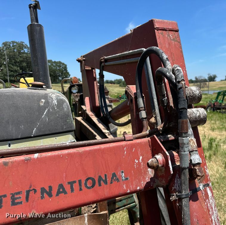 image for item EJ4400 John Deere 2840 tractor