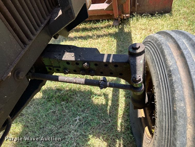 image for item EJ4400 John Deere 2840 tractor