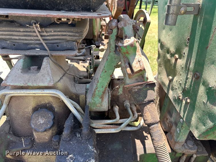 image for item EJ4400 John Deere 2840 tractor