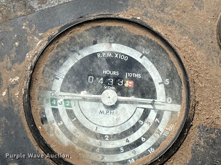 image for item EJ4400 John Deere 2840 tractor