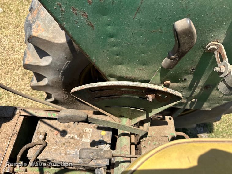 image for item EJ4400 John Deere 2840 tractor