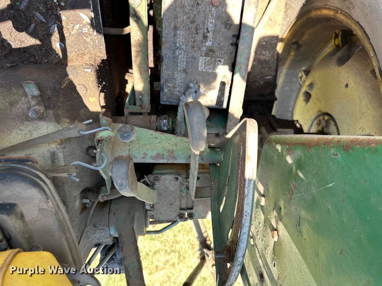 image for item EJ4400 John Deere 2840 tractor