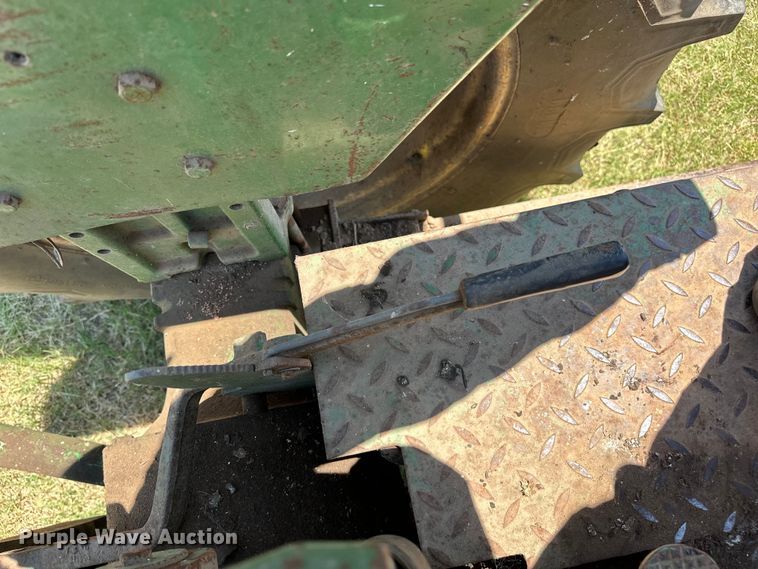 image for item EJ4400 John Deere 2840 tractor