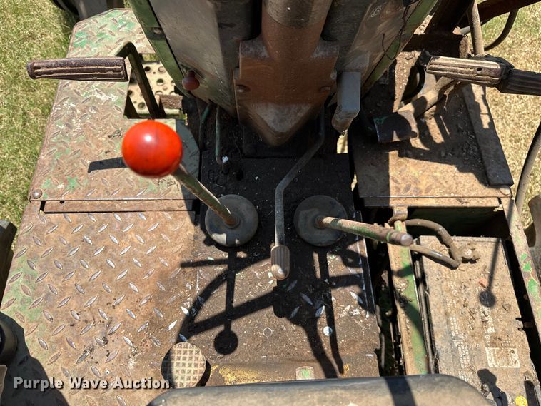 image for item EJ4400 John Deere 2840 tractor