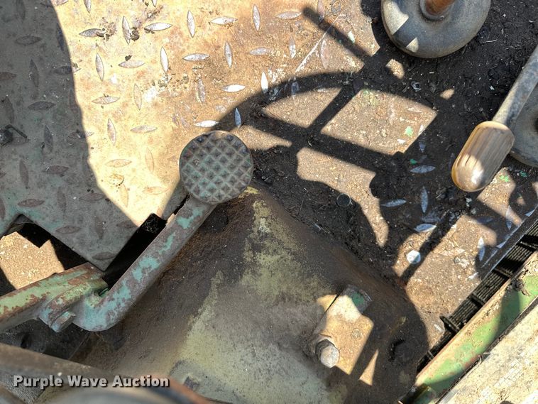 image for item EJ4400 John Deere 2840 tractor