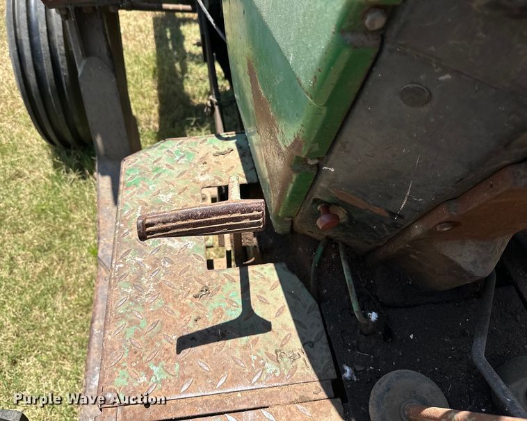 image for item EJ4400 John Deere 2840 tractor