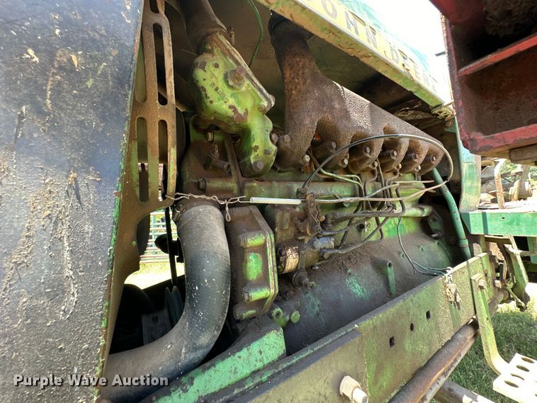 image for item EJ4400 John Deere 2840 tractor