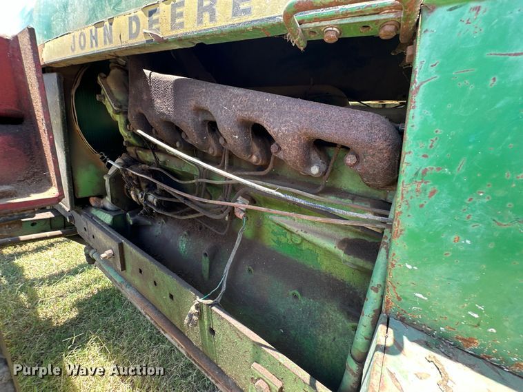 image for item EJ4400 John Deere 2840 tractor