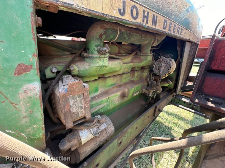 image for item EJ4400 John Deere 2840 tractor