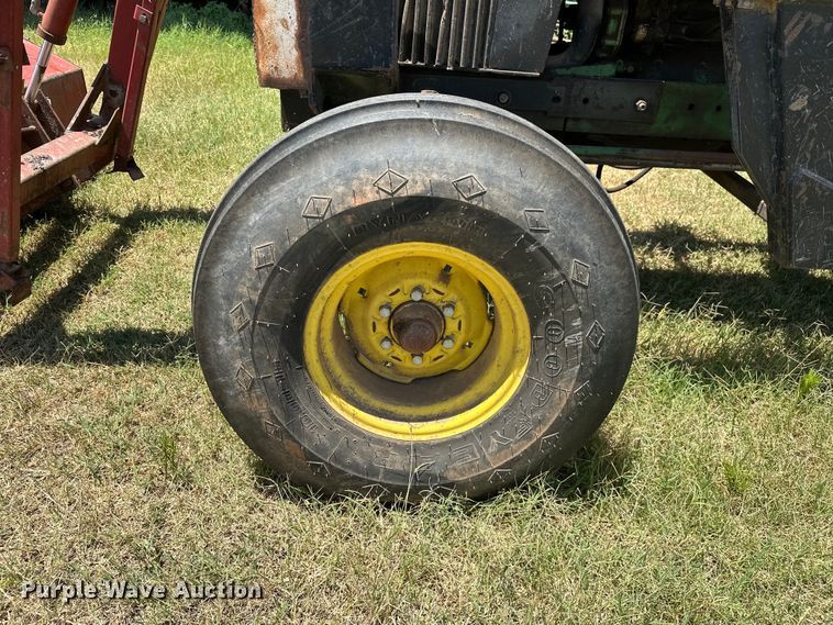 image for item EJ4400 John Deere 2840 tractor