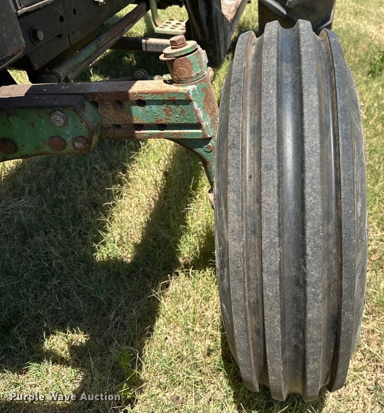 image for item EJ4400 John Deere 2840 tractor