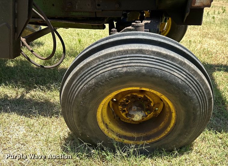 image for item EJ4400 John Deere 2840 tractor