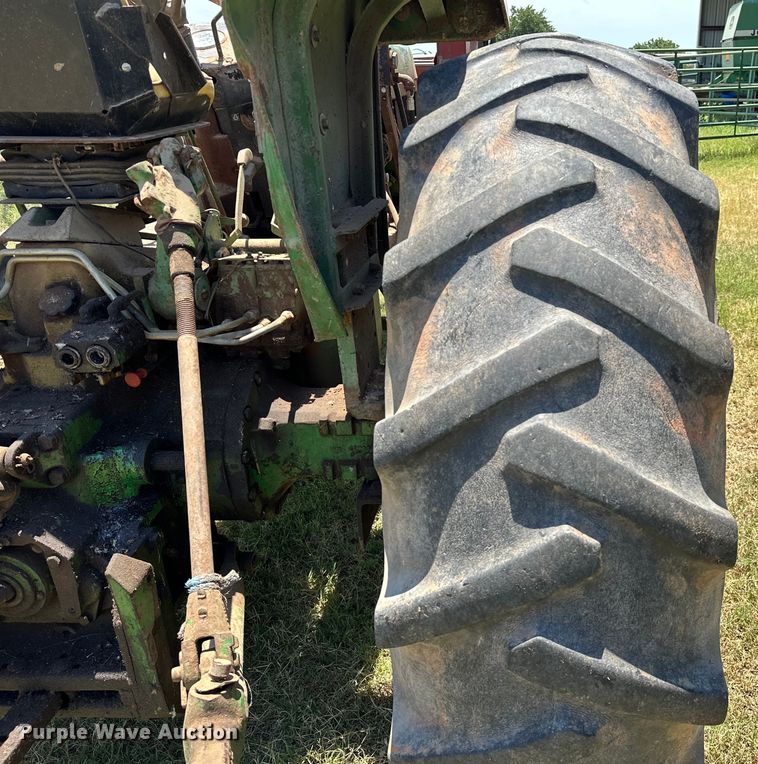 image for item EJ4400 John Deere 2840 tractor