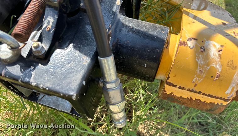 image for item EJ4407 2018 Vermeer MC3700 swather / windrower