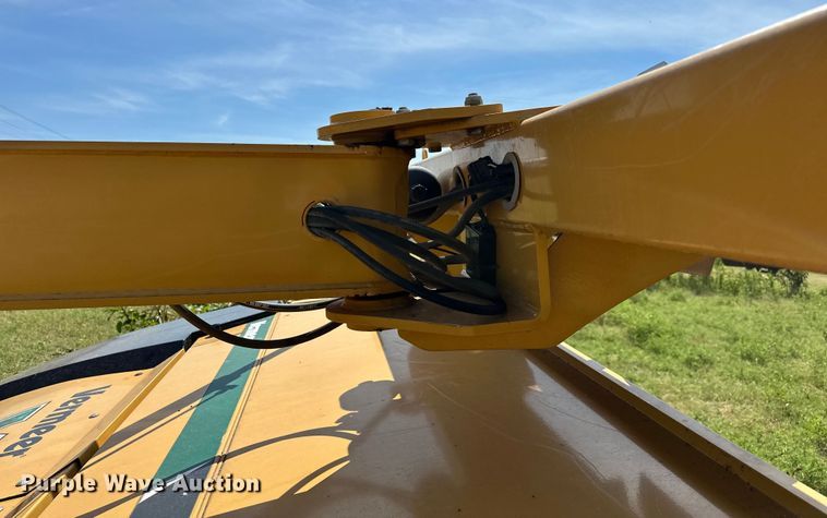 image for item EJ4407 2018 Vermeer MC3700 swather / windrower