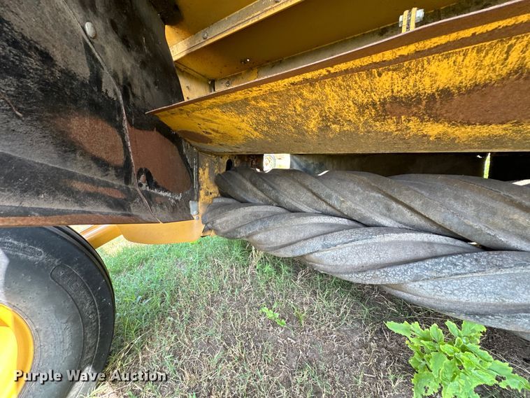 image for item EJ4407 2018 Vermeer MC3700 swather / windrower