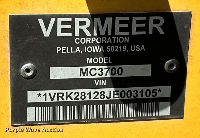 image for item EJ4407 2018 Vermeer MC3700 swather / windrower
