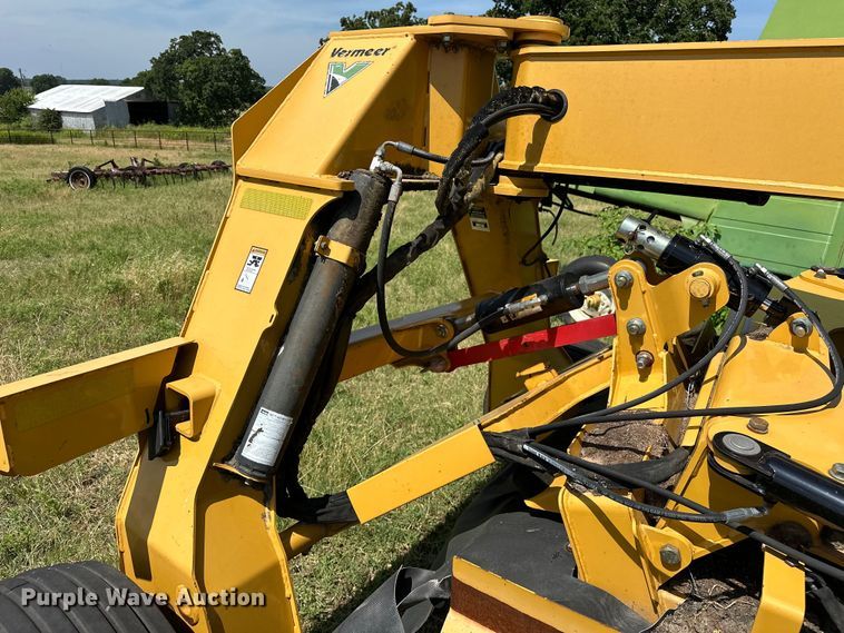 image for item EJ4409 2014 Vermeer  TM1400 disc mower