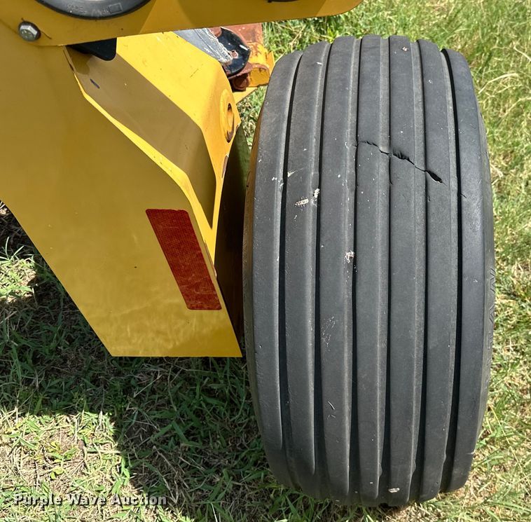 image for item EJ4409 2014 Vermeer  TM1400 disc mower