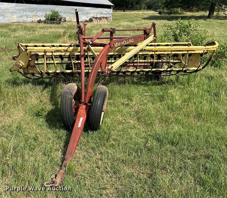 image for item EJ4410 New Holland  258 hay rake