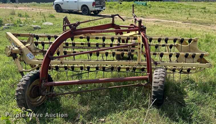 image for item EJ4410 New Holland  258 hay rake
