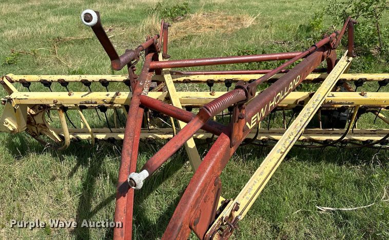 image for item EJ4410 New Holland  258 hay rake