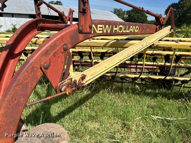 image for item EJ4410 New Holland  258 hay rake