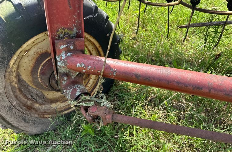 image for item EJ4410 New Holland  258 hay rake