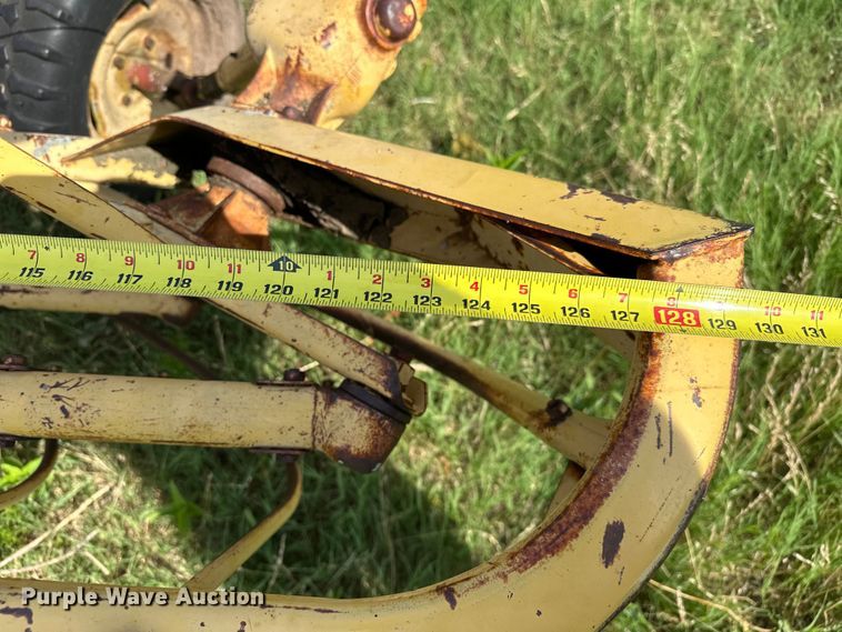 image for item EJ4410 New Holland  258 hay rake