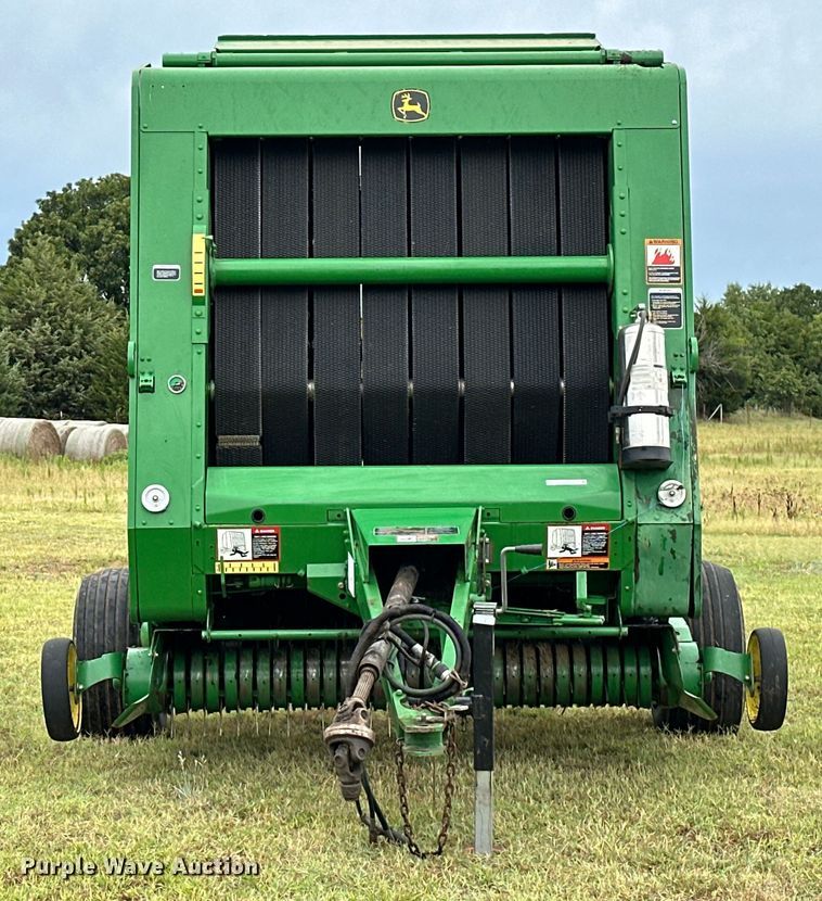 image for item EJ4416 John Deere  567 round baler