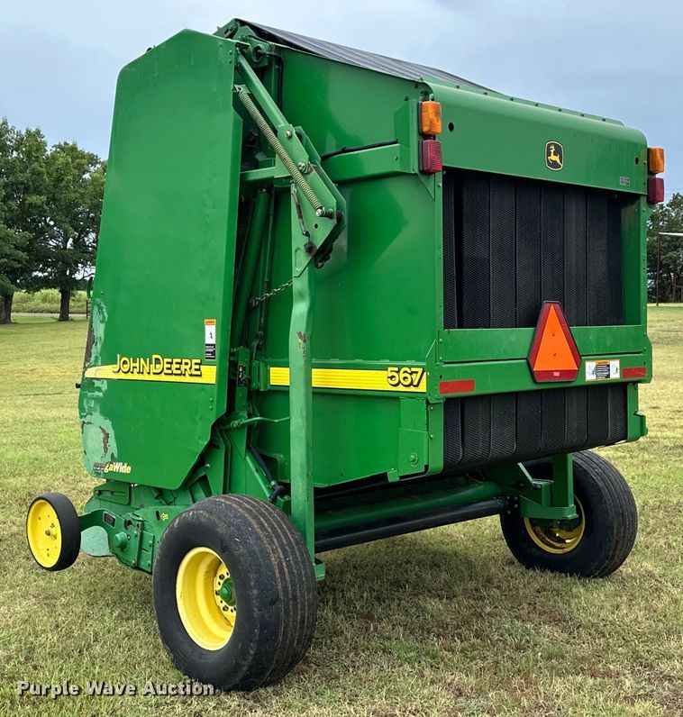 image for item EJ4416 John Deere  567 round baler