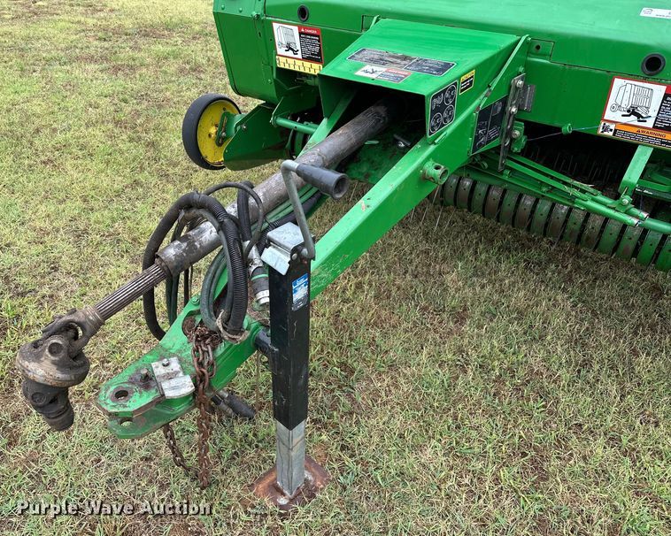 image for item EJ4416 John Deere  567 round baler