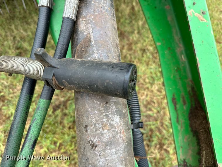 image for item EJ4416 John Deere  567 round baler