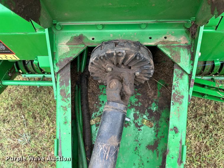 image for item EJ4416 John Deere  567 round baler