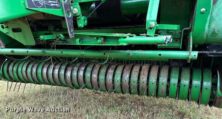 image for item EJ4416 John Deere  567 round baler