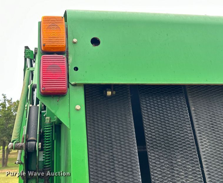 image for item EJ4416 John Deere  567 round baler