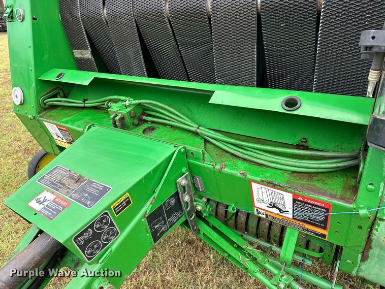 image for item EJ4416 John Deere  567 round baler