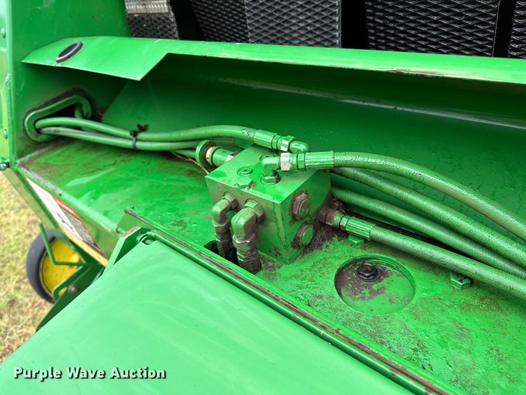 image for item EJ4416 John Deere  567 round baler