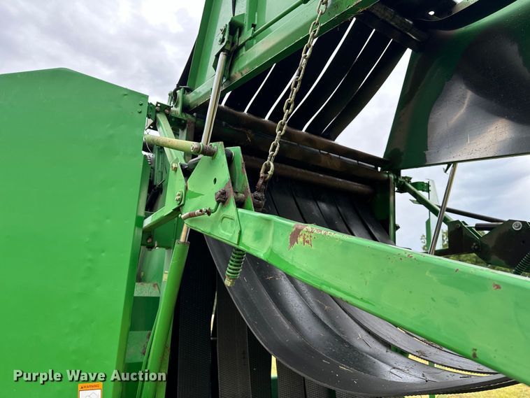image for item EJ4416 John Deere  567 round baler