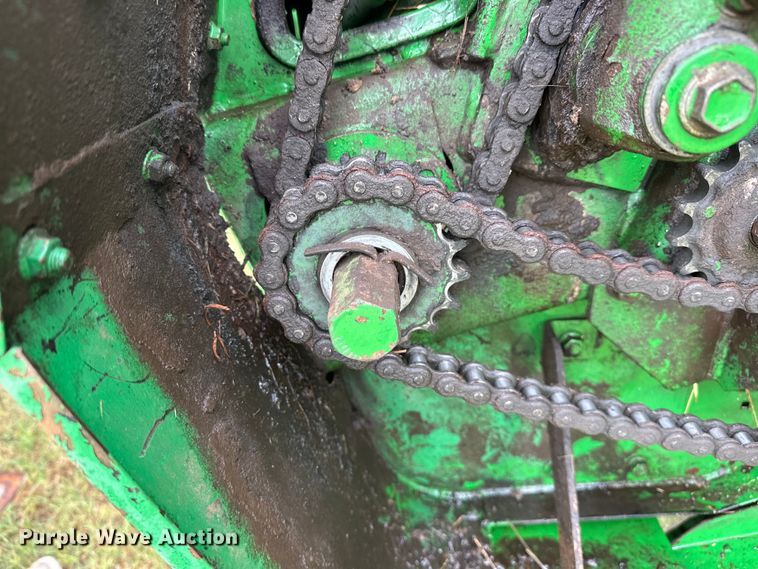 image for item EJ4416 John Deere  567 round baler